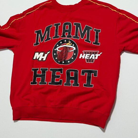 Miami Heat Sweatshirt NBA Pullover Crew Neck Red NBA Basketball Men's size Large - Picture 1 of 7